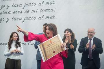 El Cabildo homenajea a varios teldenses en su brindis navideño (Foto TA)